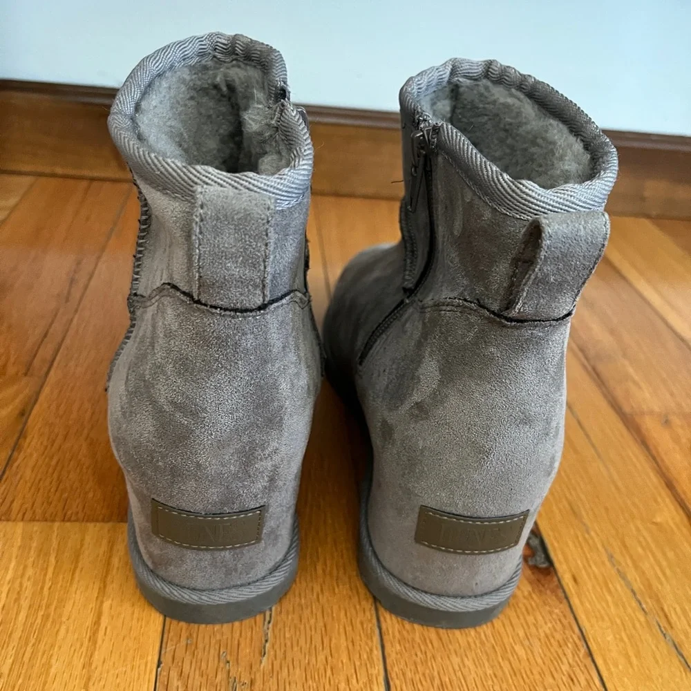 NWOT Dunes‎ Women's hidden wedge boot size 11